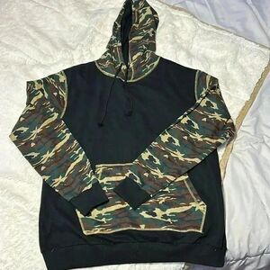 Overdrive size XL hoodie with netted camo look